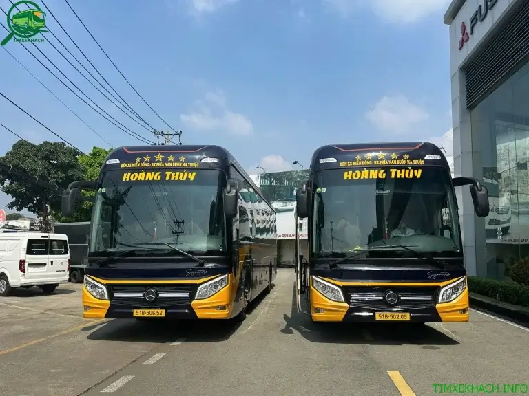 Nhà xe Hoàng Thủy