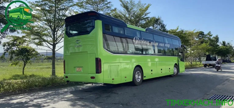 Nhà xe Hoàng Tốt